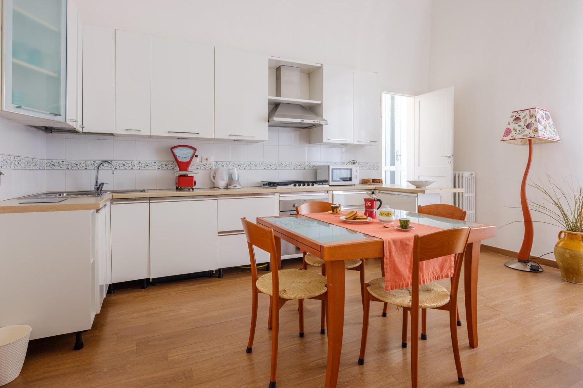San Lazzaro Centro * Lecce